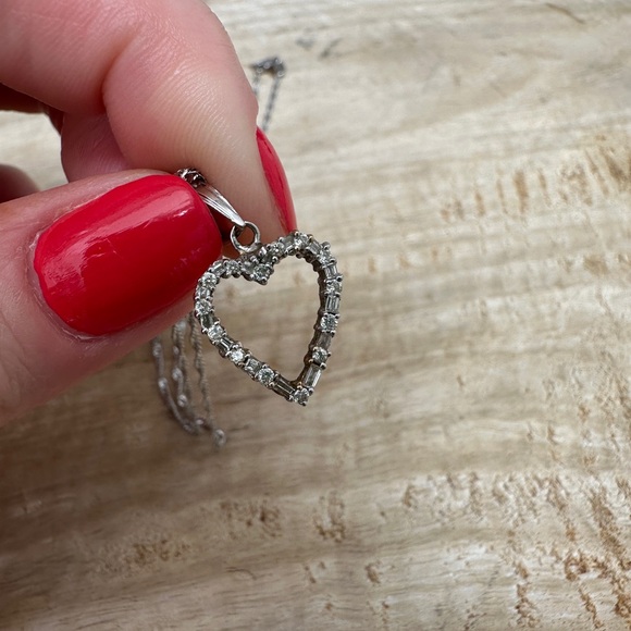 REAL 1/3 Ct Heart diamond necklace 14 Kt white gold chain & clasp formal luxury - Picture 14 of 17